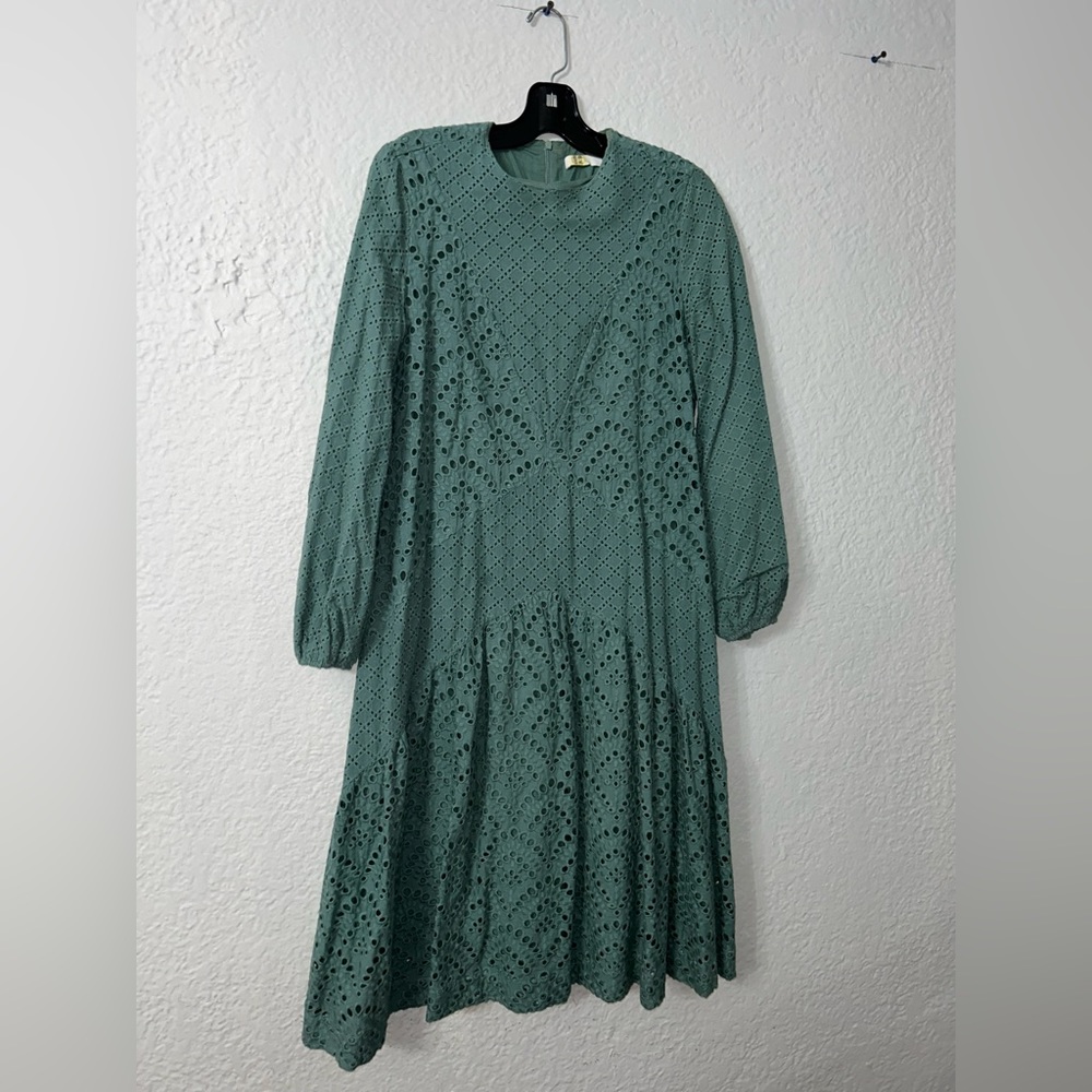 Green long sleeve midi dress